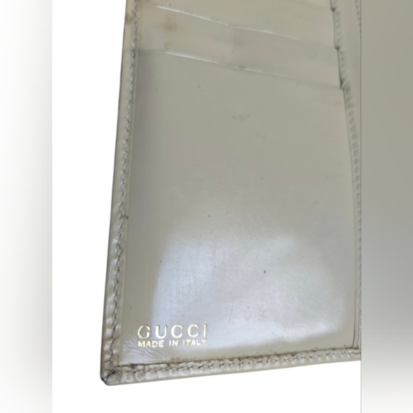 Gucci Vintage Patent Leather Nude Wallet with Gold Accent Clasp - Picture 10 of 16